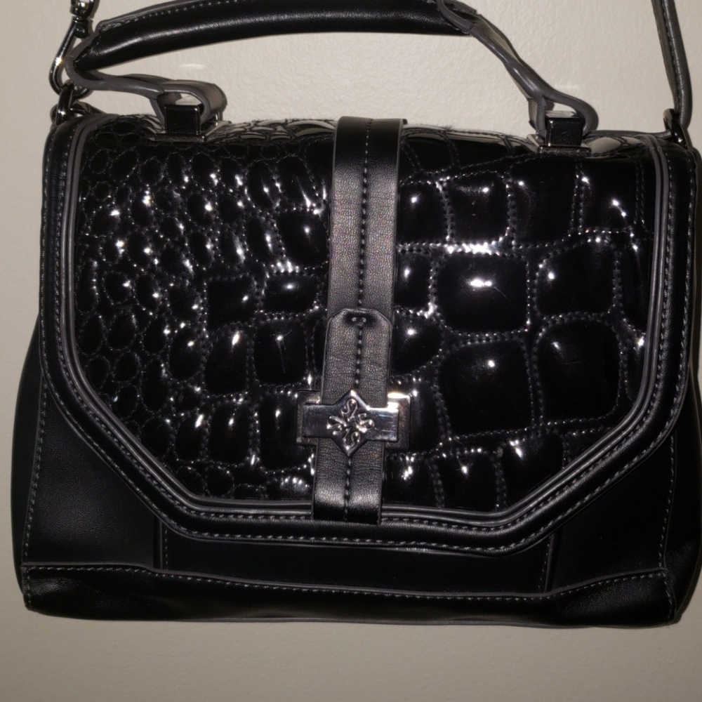 Simply vera crossbody/hand purse.